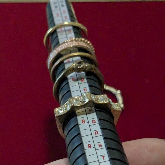 Gold Ring Lot - Picture 5 of 16